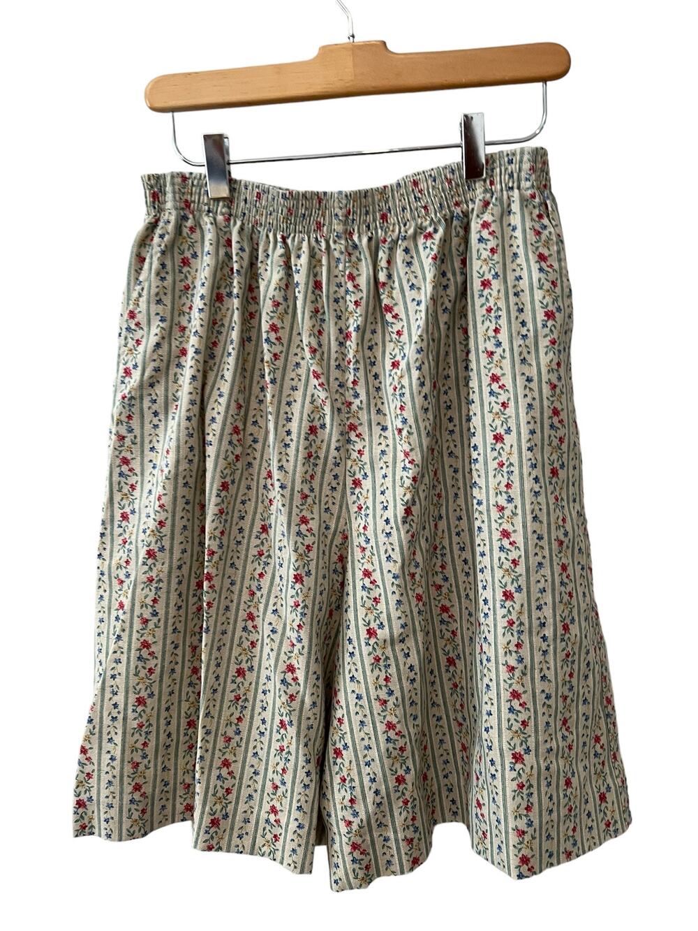 Vintage 80s Jantzen High Waisted Mom Shorts Tapestry Floral Print